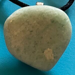 Elegant Green Stone Pendant Necklace